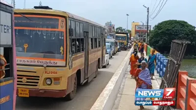 பெரியபாளையம் பவானி அம்மன் கோயில்   ஆடி வெள்ளியை முன்னிட்டு குவிந்த பக்தர்கள் 